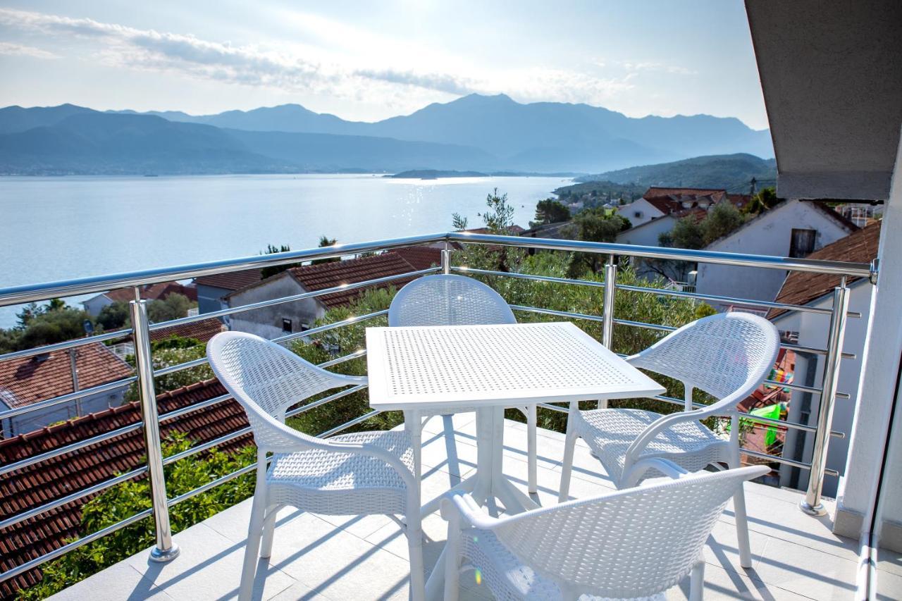 Boka 2 Apartment Krasici Exterior photo