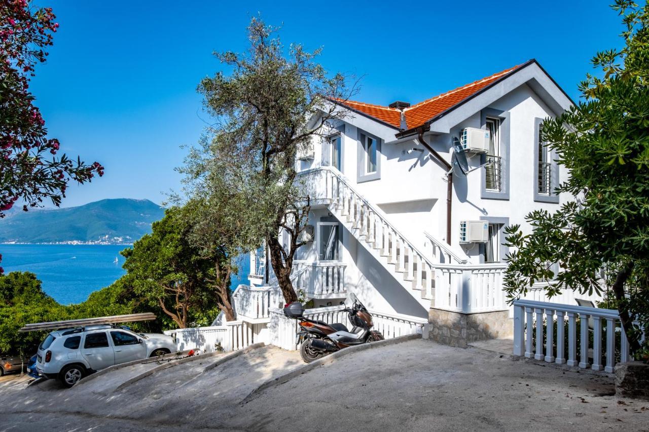 Boka 2 Apartment Krasici Exterior photo