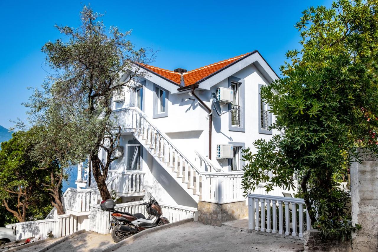 Boka 2 Apartment Krasici Exterior photo