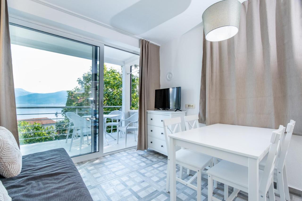Boka 2 Apartment Krasici Exterior photo