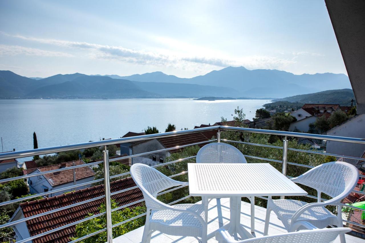Boka 2 Apartment Krasici Exterior photo