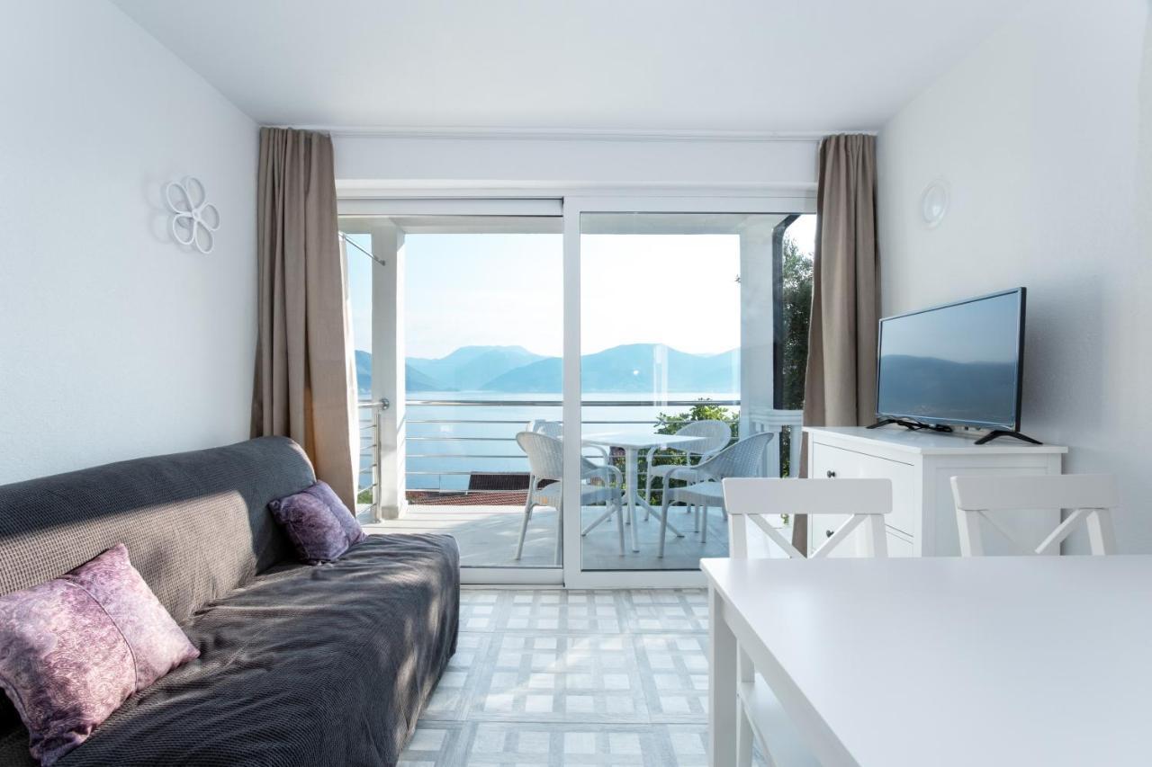 Boka 2 Apartment Krasici Exterior photo